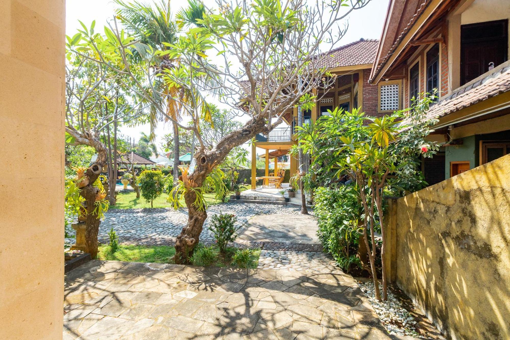 OYO 3836 Vedanta Villa Lovina Exteriör bild